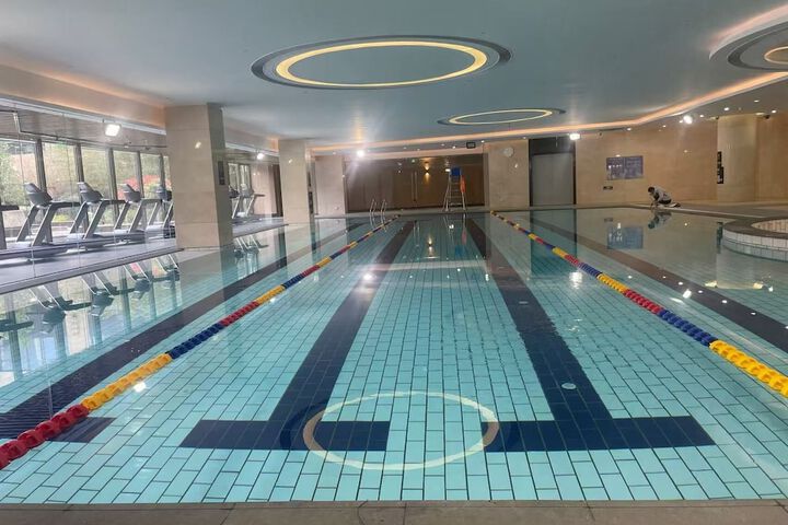 Hotel with Pool
