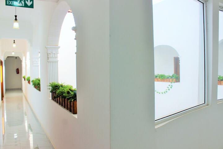 Ballroom/Hall 34 of 46