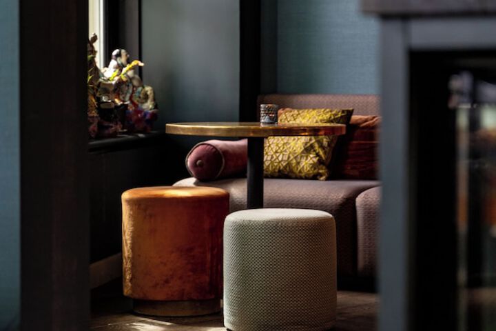 Lounge 233 of 264