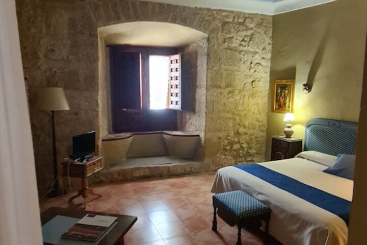 Room 28 of 80