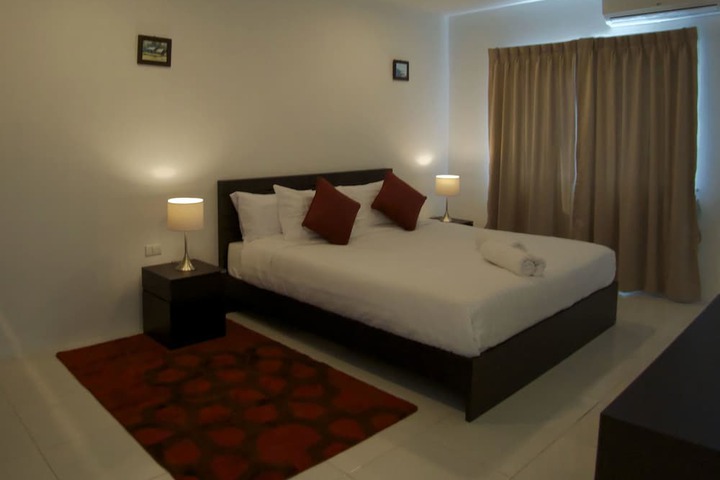 Room 4 of 23
