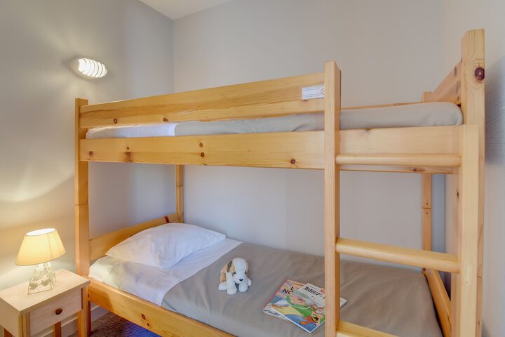 Room 3 of 48