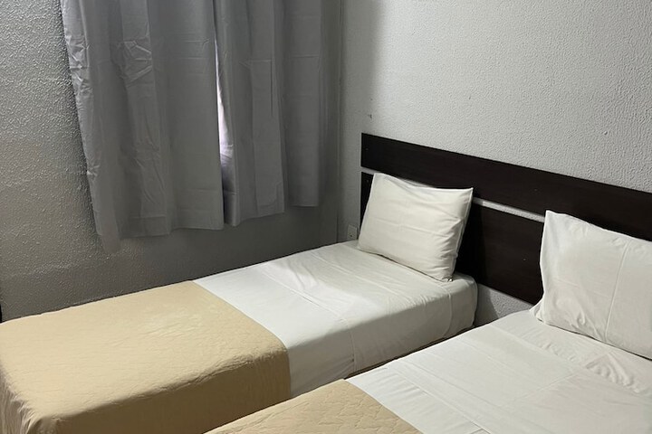 Room 5 of 22