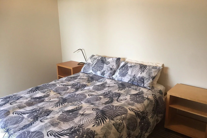 Room 9 of 10