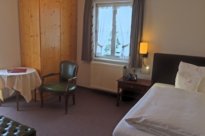 Room 8 of 24
