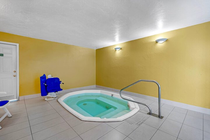 Pool 51 of 64