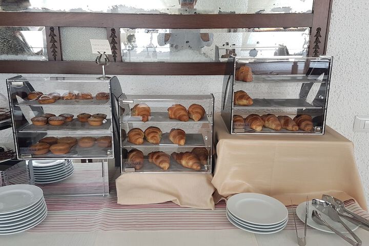 Breakfast/Coffee Service 50 of 63