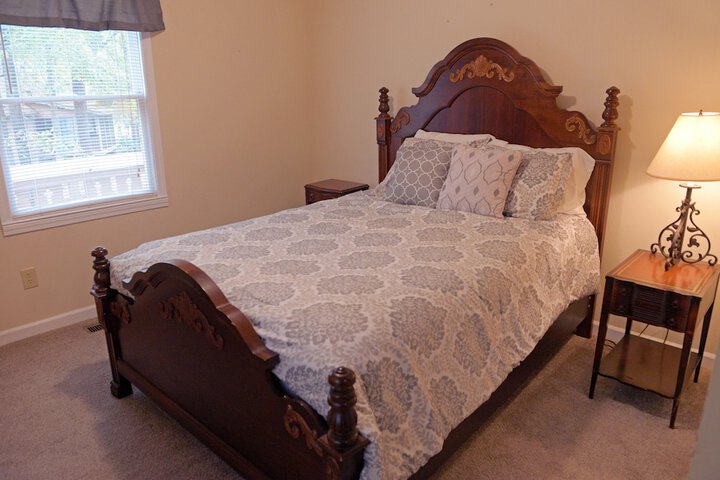 Room 172 of 400