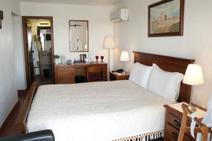 Room 15 of 62
