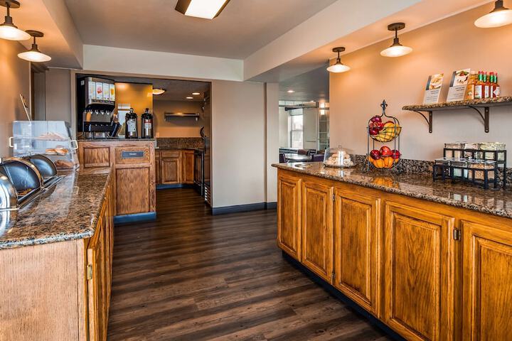 Breakfast area