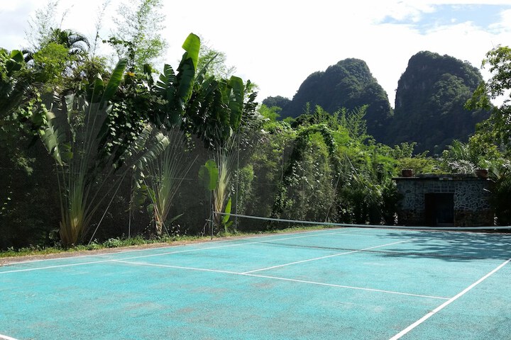 Tennis court