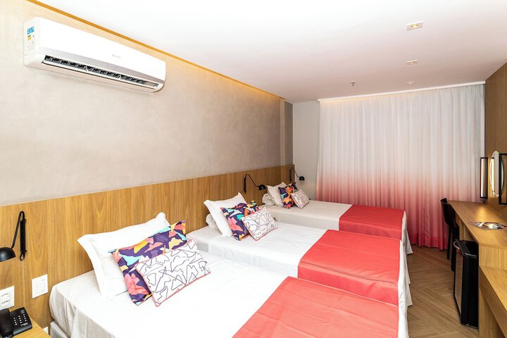 Room 40 of 156