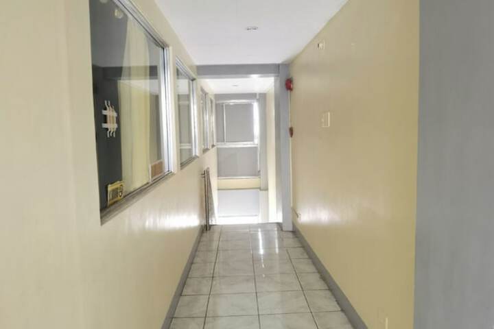Ballroom/Hall 15 of 18