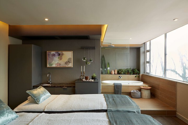 Room 85 of 229