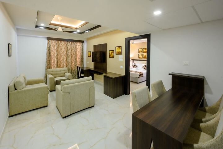 Room 12 of 19