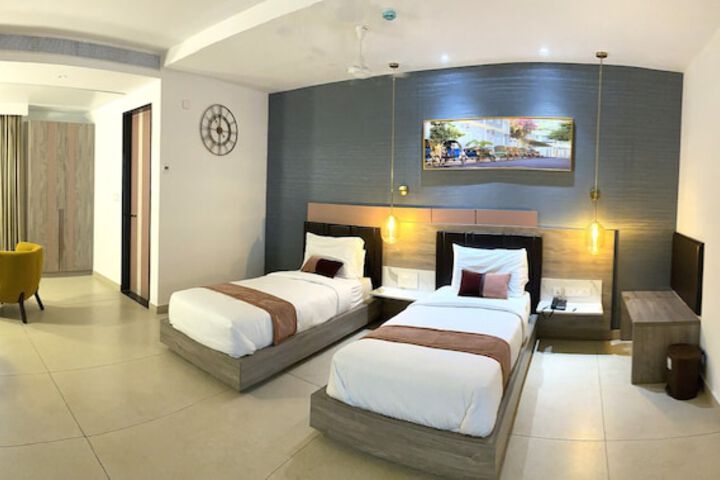 Room 8 of 23
