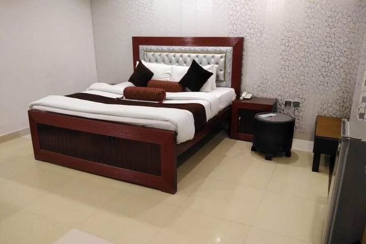 Room 12 of 26