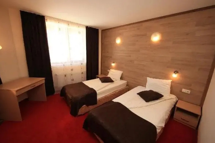 Room 2 of 25