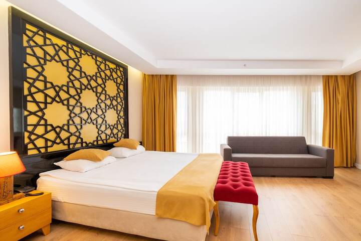 Room 3 of 34