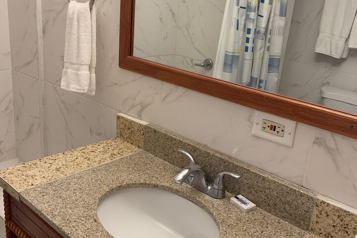 Room 80 of 162