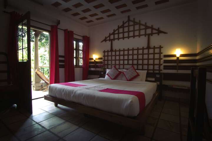 Room 8 of 35