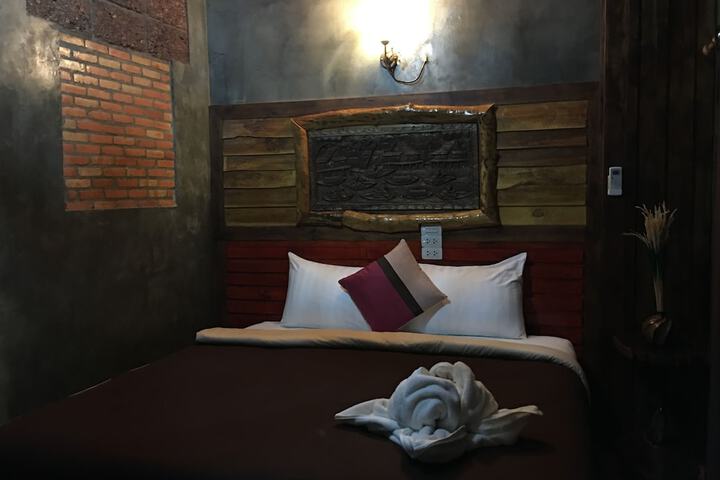 Room 10 of 68