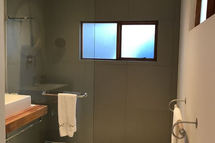 Room 32 of 60