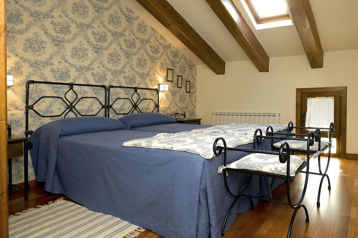 Room 7 of 25