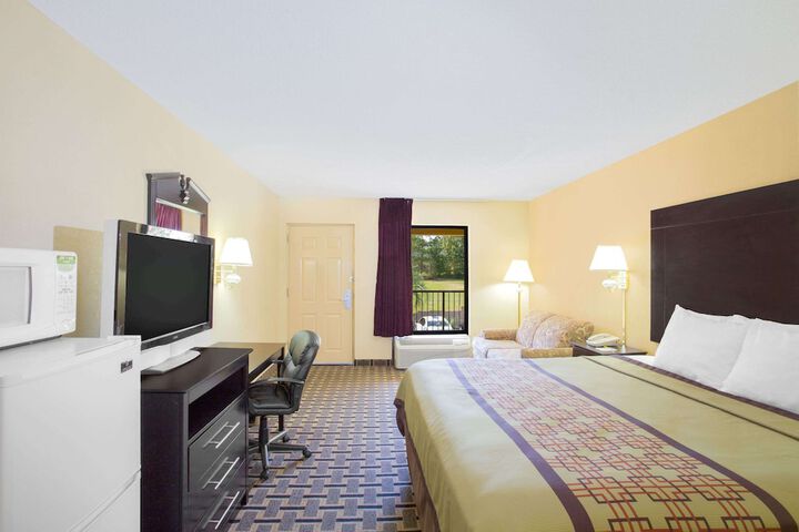 1 King Bed (16 of 16)