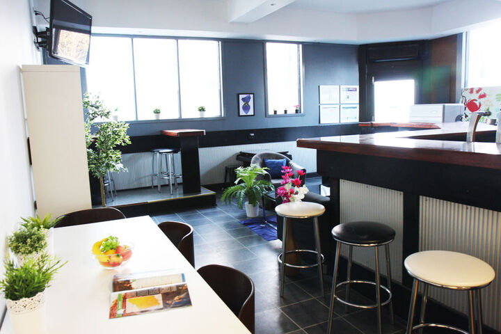 Lounge 19 of 29