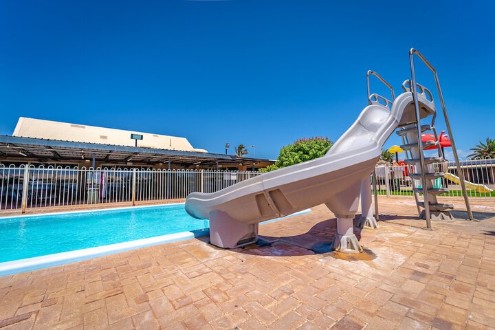 Pool 18 of 33