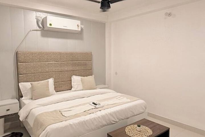 Hotel Hariaksh HomeStay Varanasi