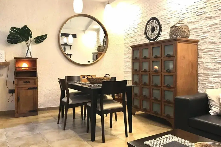 Dining 17 of 24