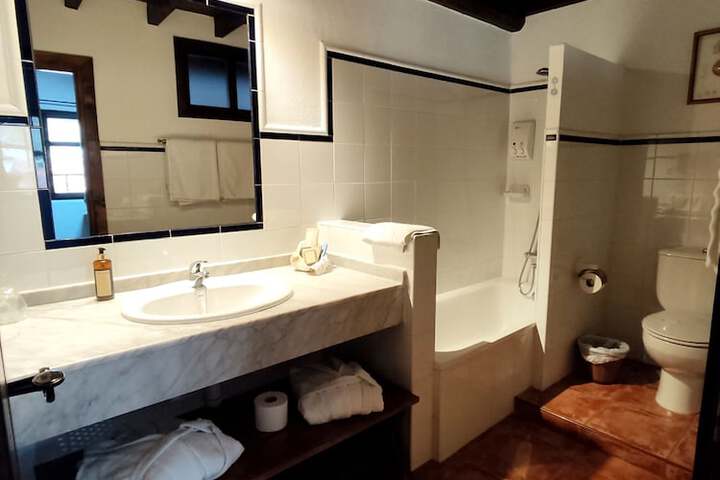 Room 15 of 29