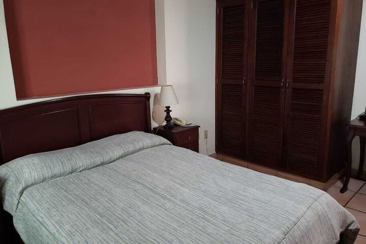 Room 7 of 40