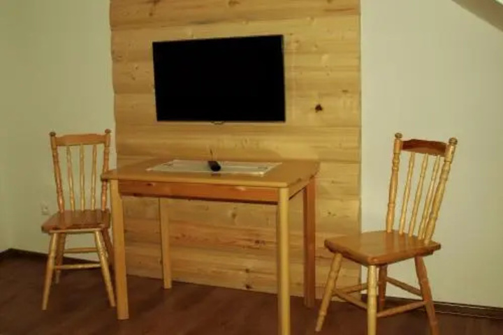 Room 2 of 16
