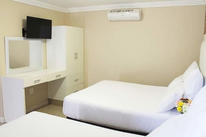 Room 12 of 23