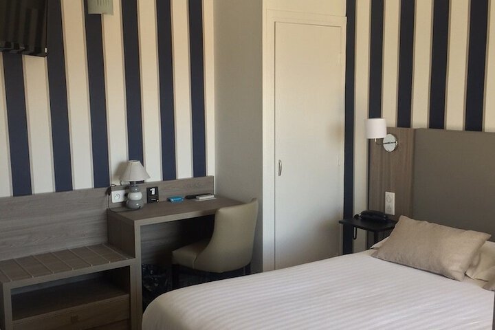 Room 17 of 87