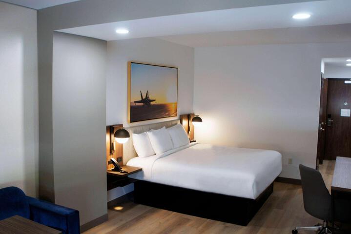1 King Bed (9 of 13)