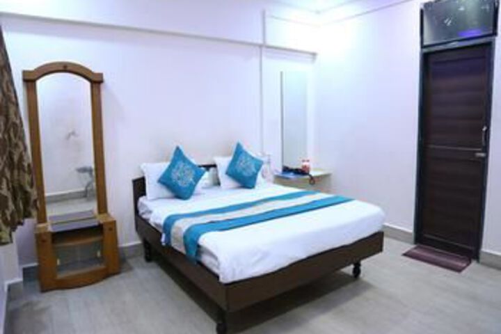Room 11 of 21