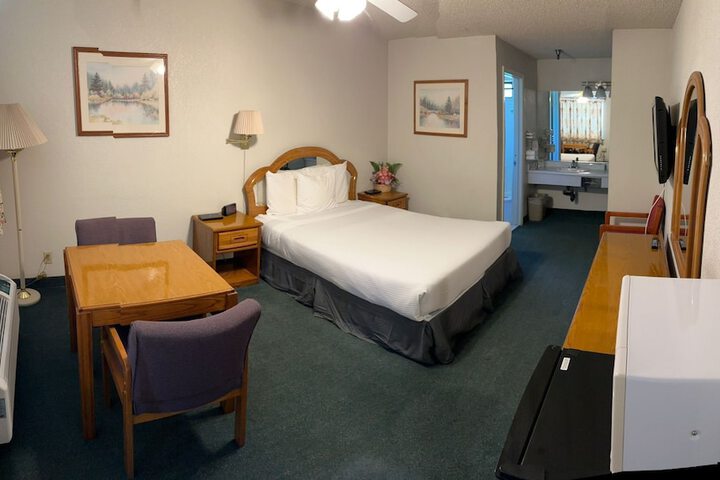 Room 13 of 24