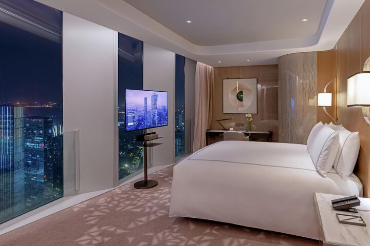 Room 14 of 84