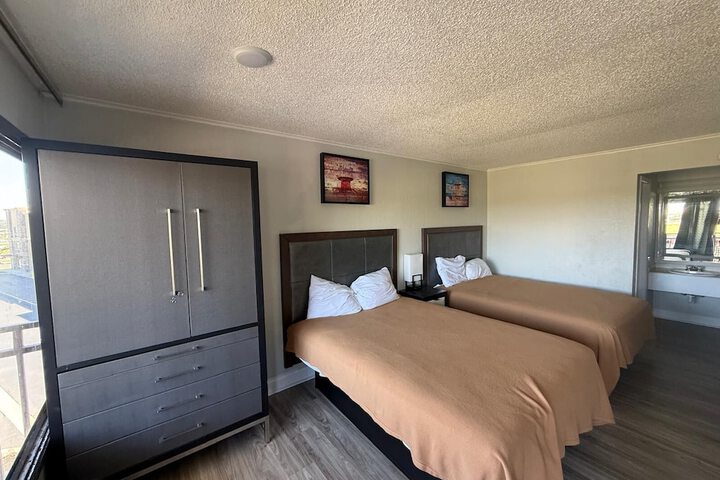 Room 7 of 20