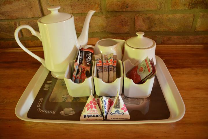 Breakfast/Coffee Service 25 of 40