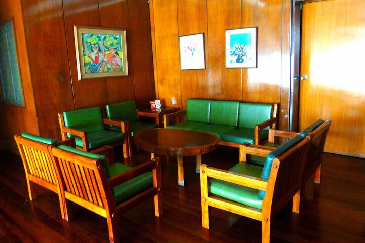 Guest Lobby