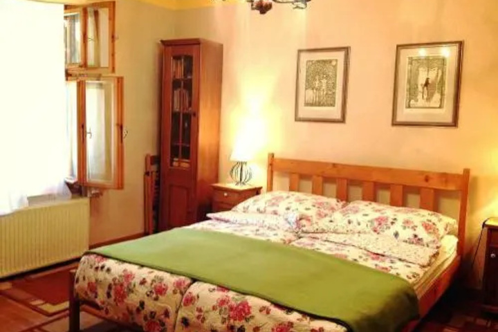 Room 2 of 13