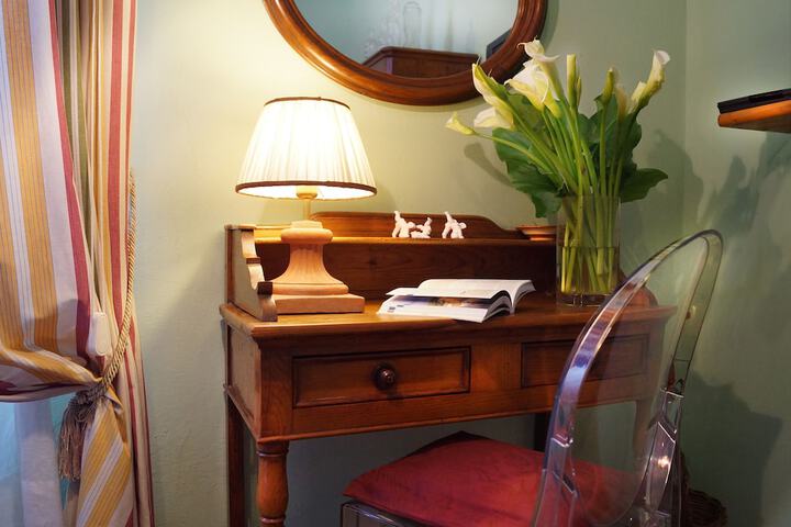 Room 2 of 40