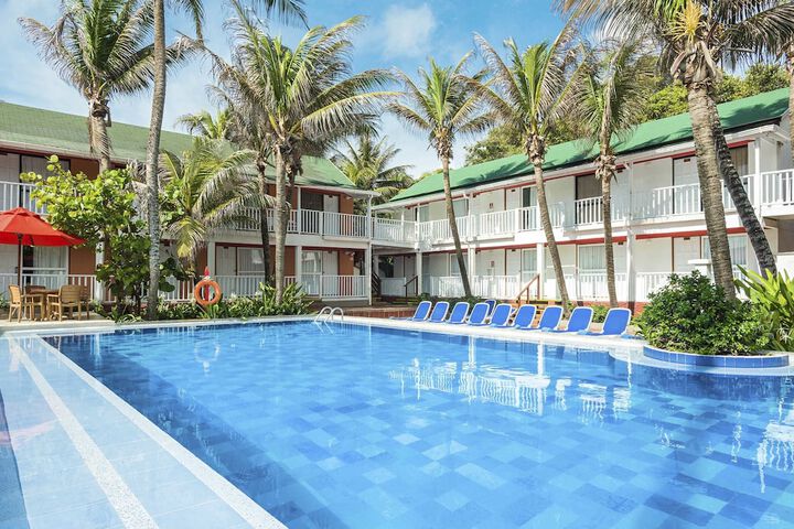 Pool Hotel