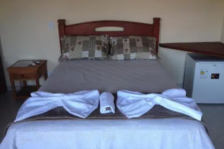 Room 4 of 9