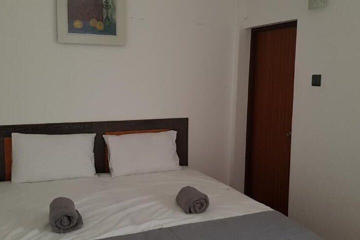 Room 8 of 43